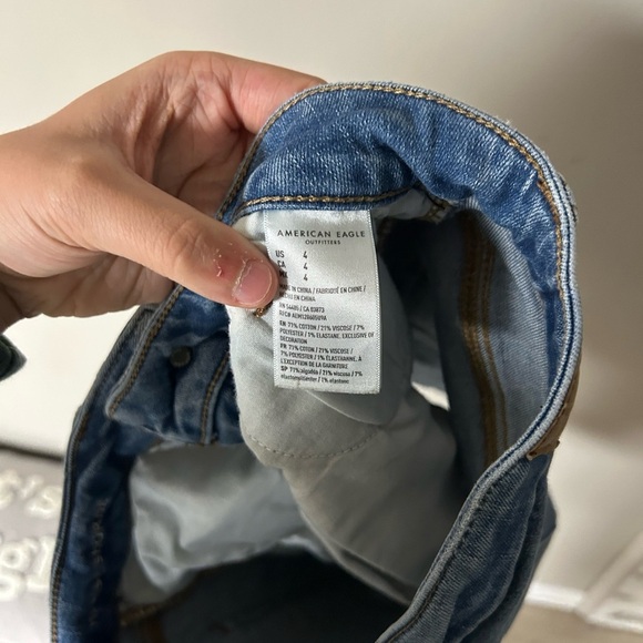 American Eagle Hi-Rise Shortie Ripped Jean Shorts - Picture 4 of 4